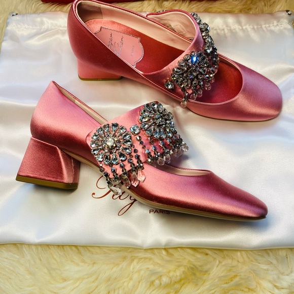 New authentic Roger Vivier Pumps - Picture 9 of 14